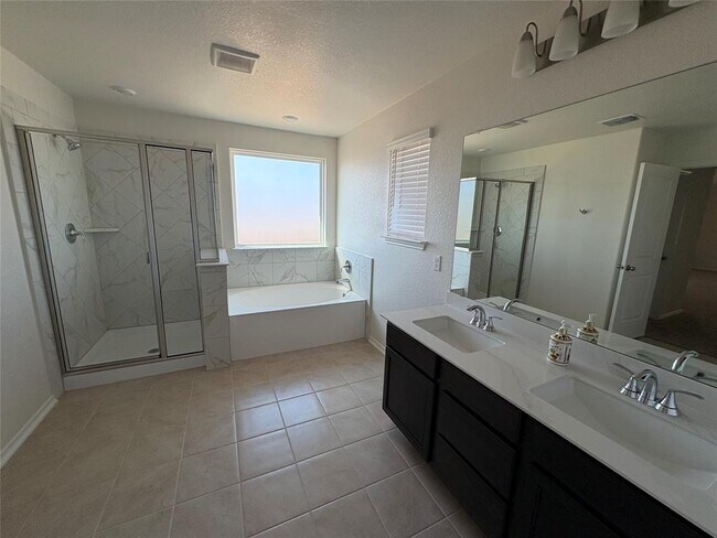 Building Photo - 3606 Fisciano Ln