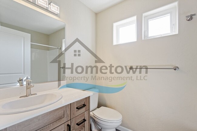 Building Photo - 2 Bedroom 2 Bath Home with Attached Garage...