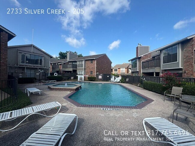 Building Photo - 2733 Silver Creek Dr