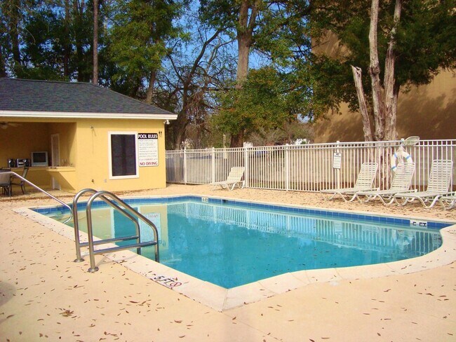Building Photo - Charleston Place #2291