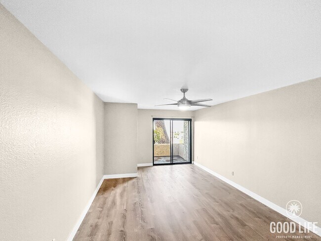 Building Photo - Beautiful 2BD/2BA Condo W/ Reserved Parkin...