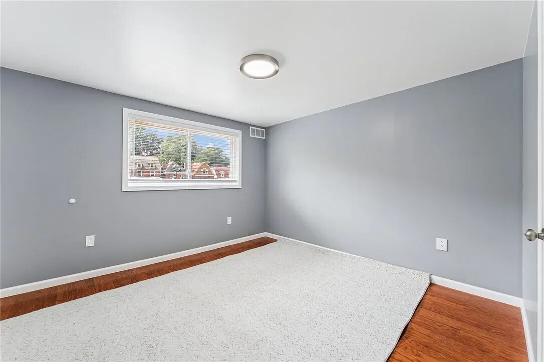 Building Photo - 3125 Ewart Dr