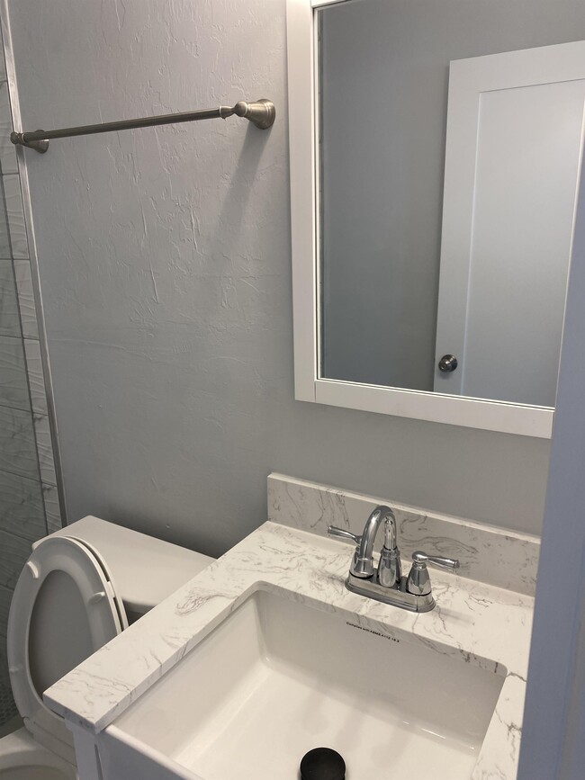 Building Photo - 1751 Smugglers Cove