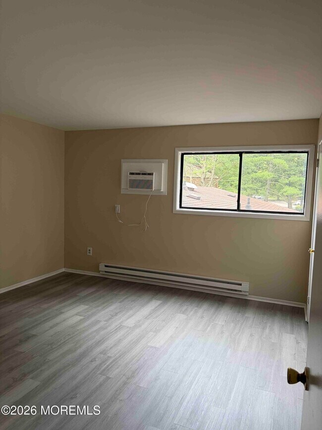 Building Photo - 129 Amberly Dr