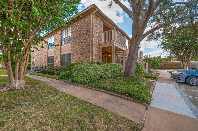 Primary Photo - 1311 Antoine Dr