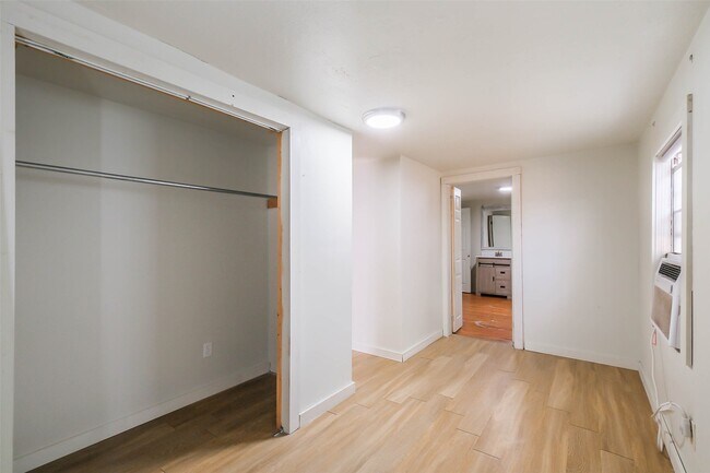 Building Photo - 1610 W 21st St
