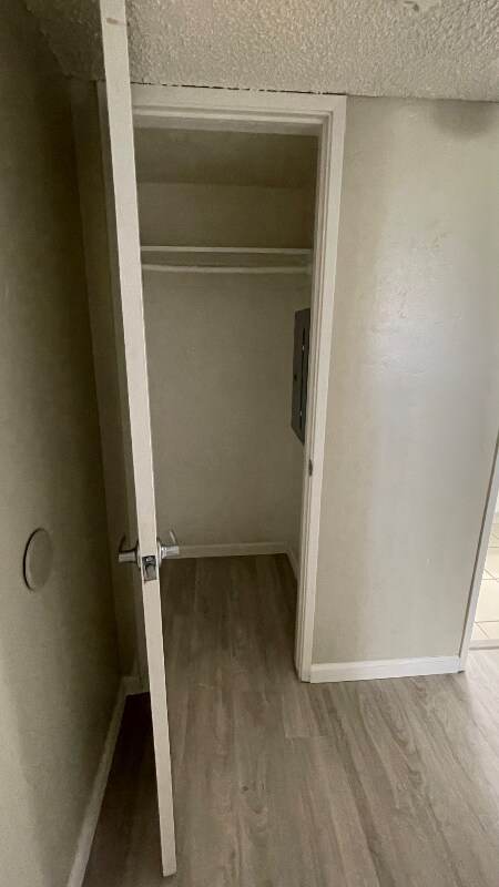 Building Photo - 1818 Rexford Dr