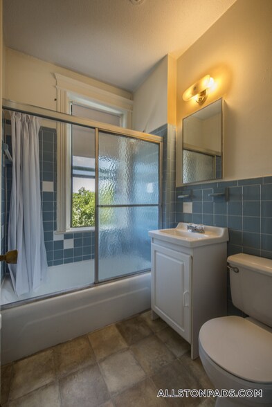 Building Photo - 1144 Commonwealth Ave