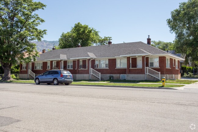 Primary Photo - 643 E 22nd St