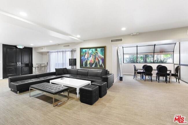 Building Photo - 1155 N La Cienega Blvd
