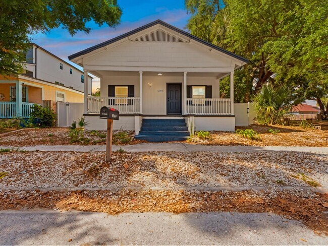 Building Photo - 1740 W Cherry St
