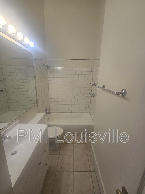 Building Photo - 1156 S Brook St
