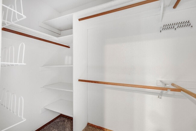 Building Photo - 2503 Brentwood Dr