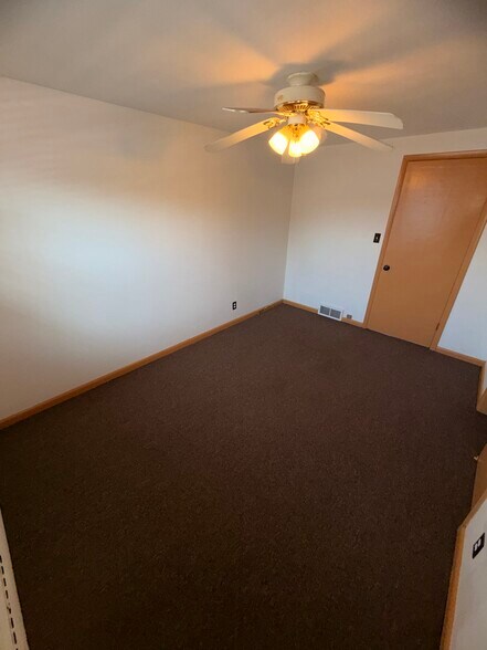 Building Photo - 741 Appleton Rd