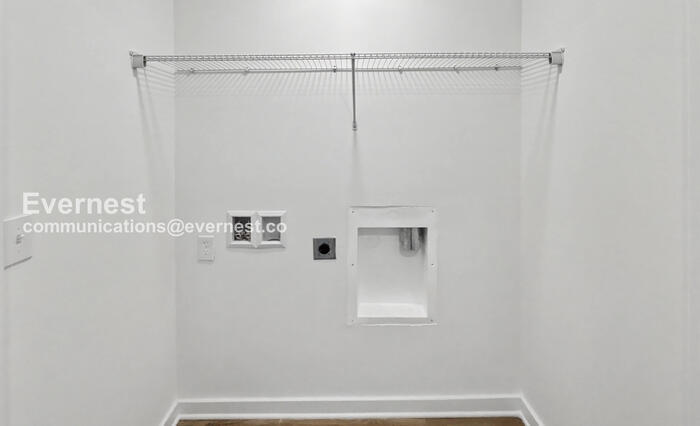 Building Photo - 12084 Chilly Dr