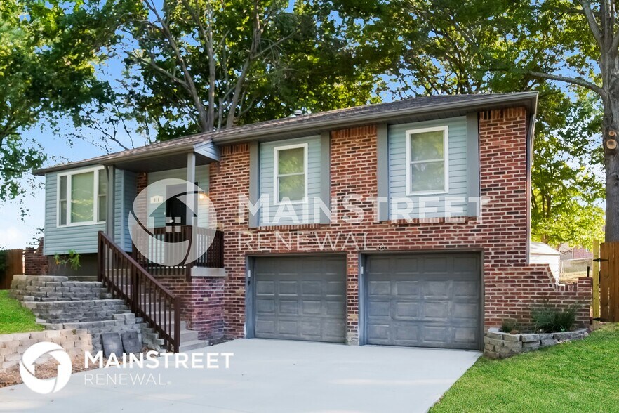 Building Photo - 816 NW Buckingham Pl