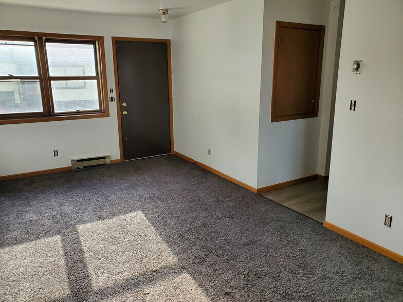 Building Photo - 622 Conklin Ave