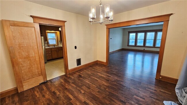 Building Photo - 307 Sterling Ave