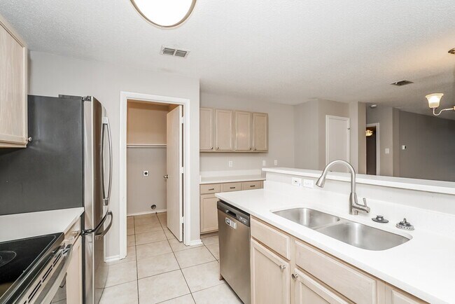 Building Photo - 1221 Cathey St