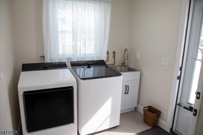 Building Photo - 711 Brooklyn Ave