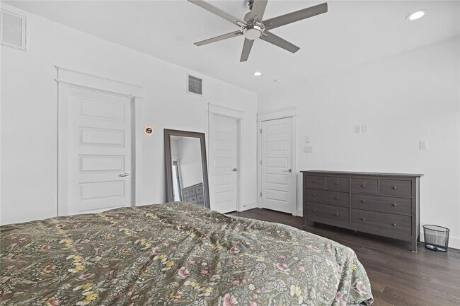 Building Photo - 3306 Cline St