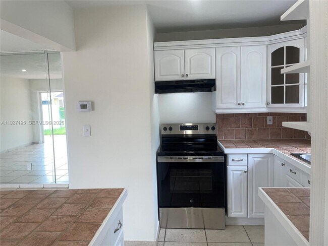 Building Photo - 13017 SW 18th Terrace