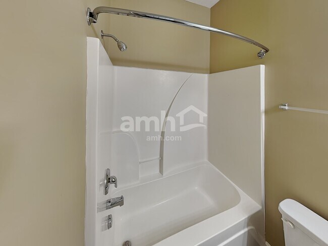 Building Photo - 4005 Strata Dr