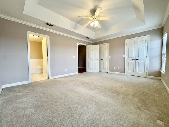 Building Photo - 1801 Brentwood Pointe