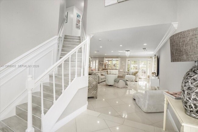 Building Photo - 1820 Vista Way