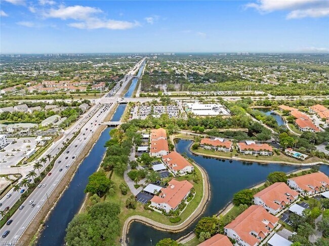 Building Photo - 4970 Deerfield Way