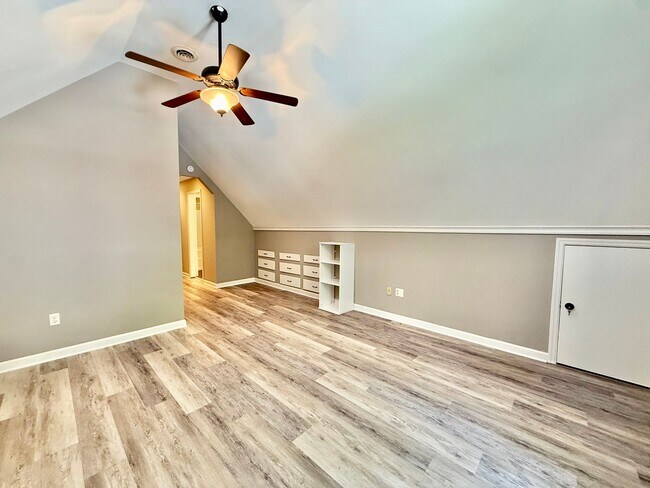 Building Photo - 309 Bullrun Valley Dr