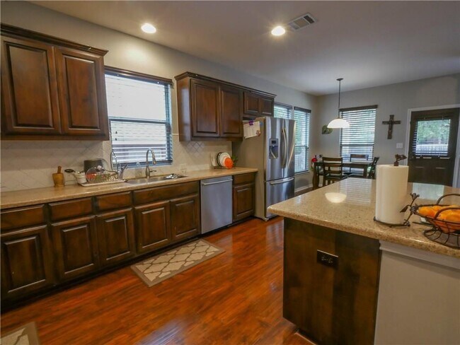 Building Photo - 702 S Frontier Ln