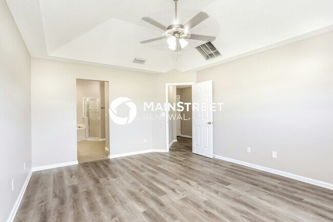 Building Photo - 4 Bedroom Pet-Friendly Home in YULEE, FL with Main Street Renewal