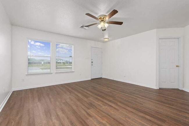 Building Photo - 2135 Aruba Calle