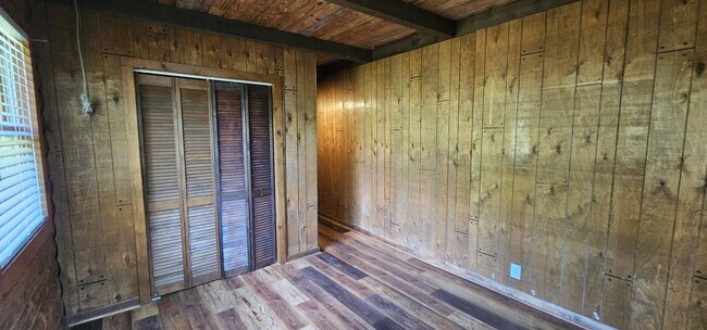 Building Photo - 7307 Rhodes Ln