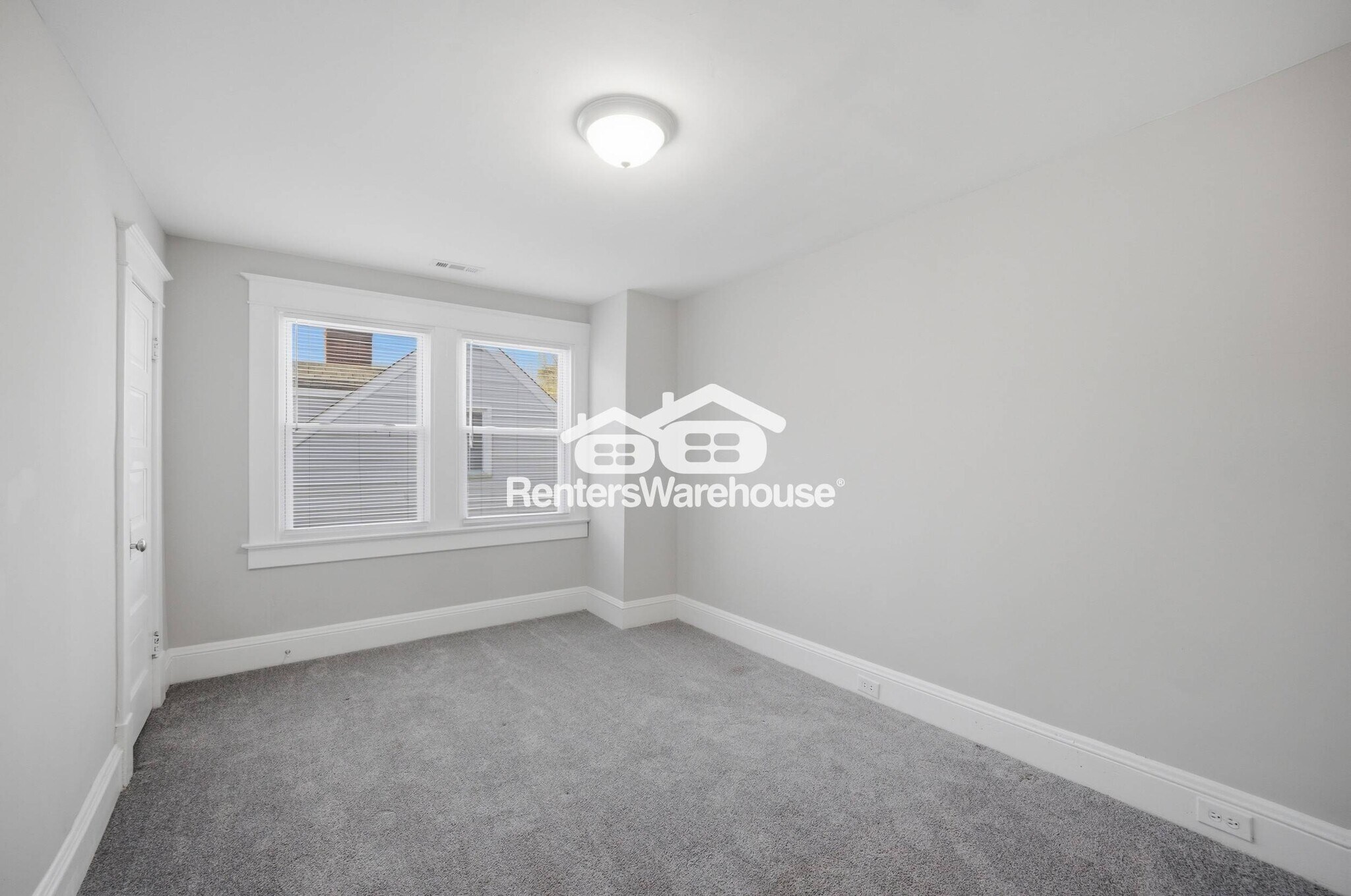 Building Photo - 2729 Somme Ave