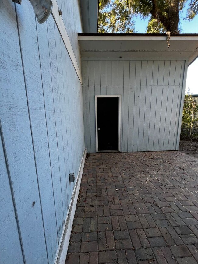 Building Photo - Charming 2-Bedroom Rental on Ladies Island