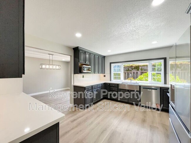 Building Photo - 1806 Blackmore Ct