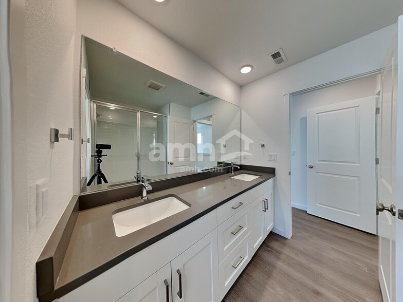 Building Photo - 23642 E 3rd Pl