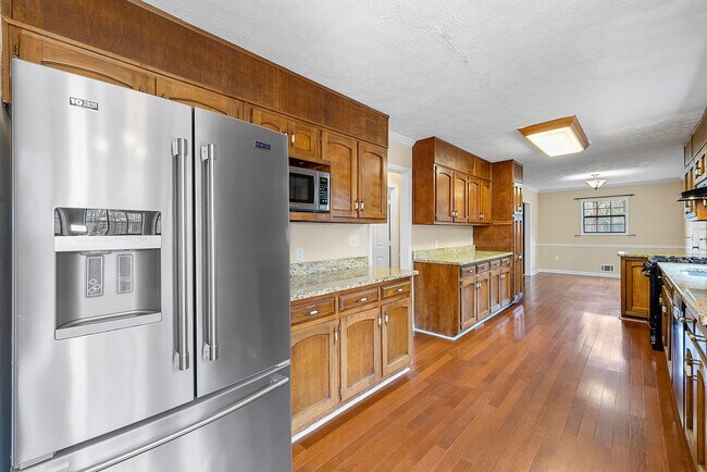 Building Photo - 249 Tony Trl SE