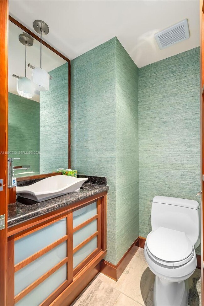 Building Photo - 2110 N Ocean Blvd