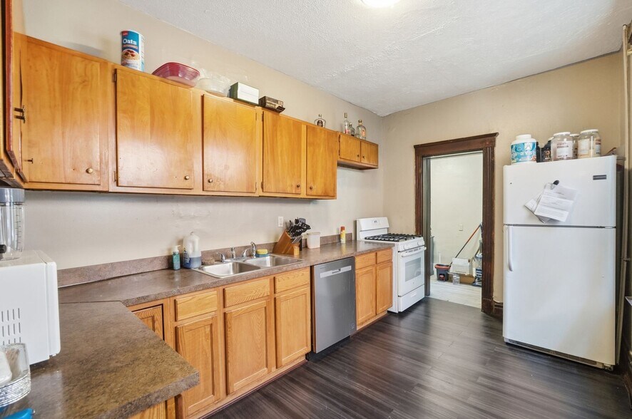 Building Photo - 2661 Bellevue Ave