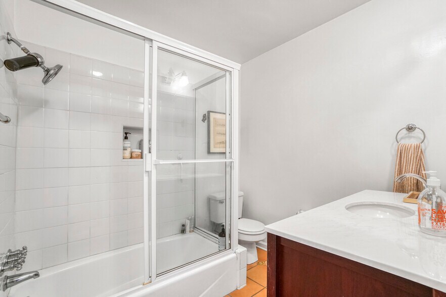 Master Bathroom - 2000 Washington Ave