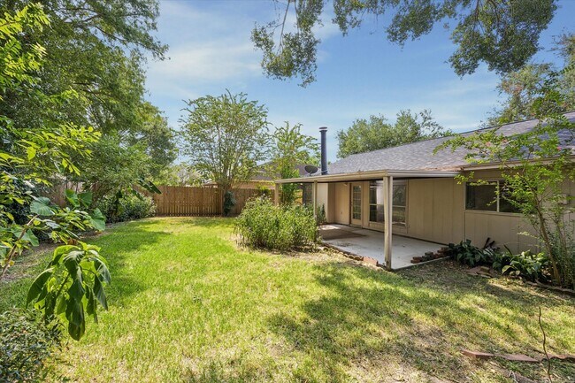Building Photo - 16723 Colony Bend Dr