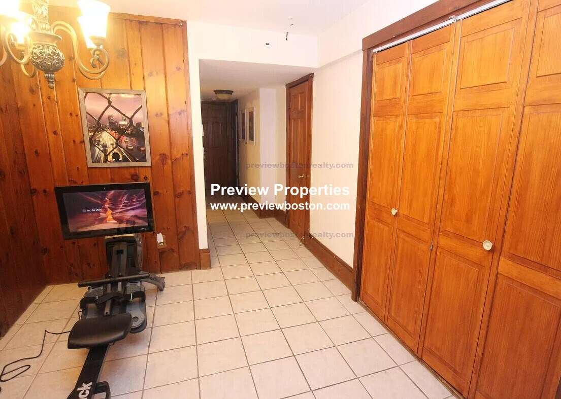 Building Photo - 9 Braemore Rd