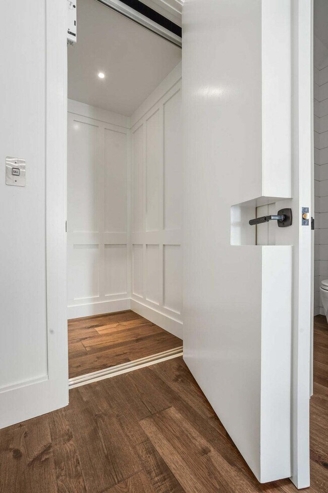 Building Photo - 19471 Harbor Rd S