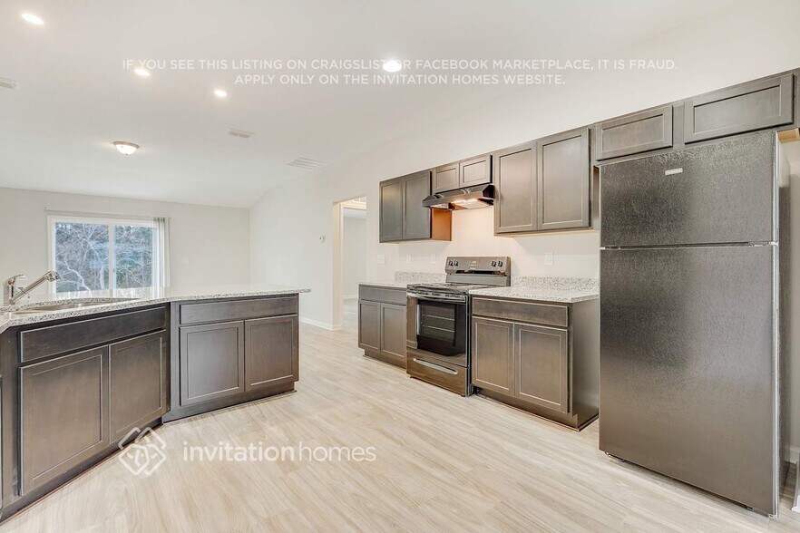 Building Photo - 2648 Kersey Dr W