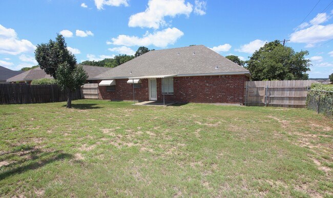 Building Photo - FOR LEASE! Nice 3 BR – 2 BA – 2 Car Garage – Brick Home in Chimney Rock Estates - Great Location!...