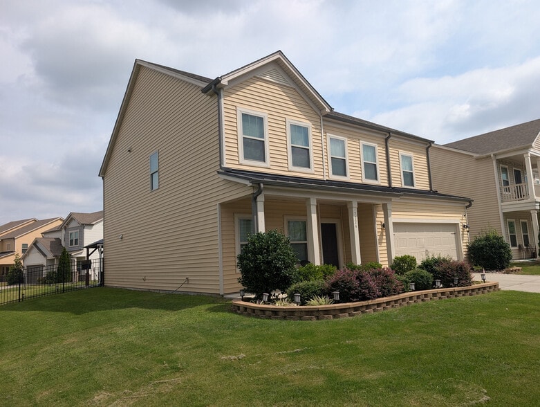 Building Photo - Room in House on Rupell Dr