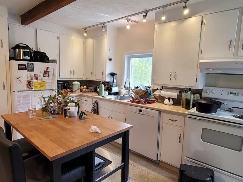 Building Photo - 10 High St